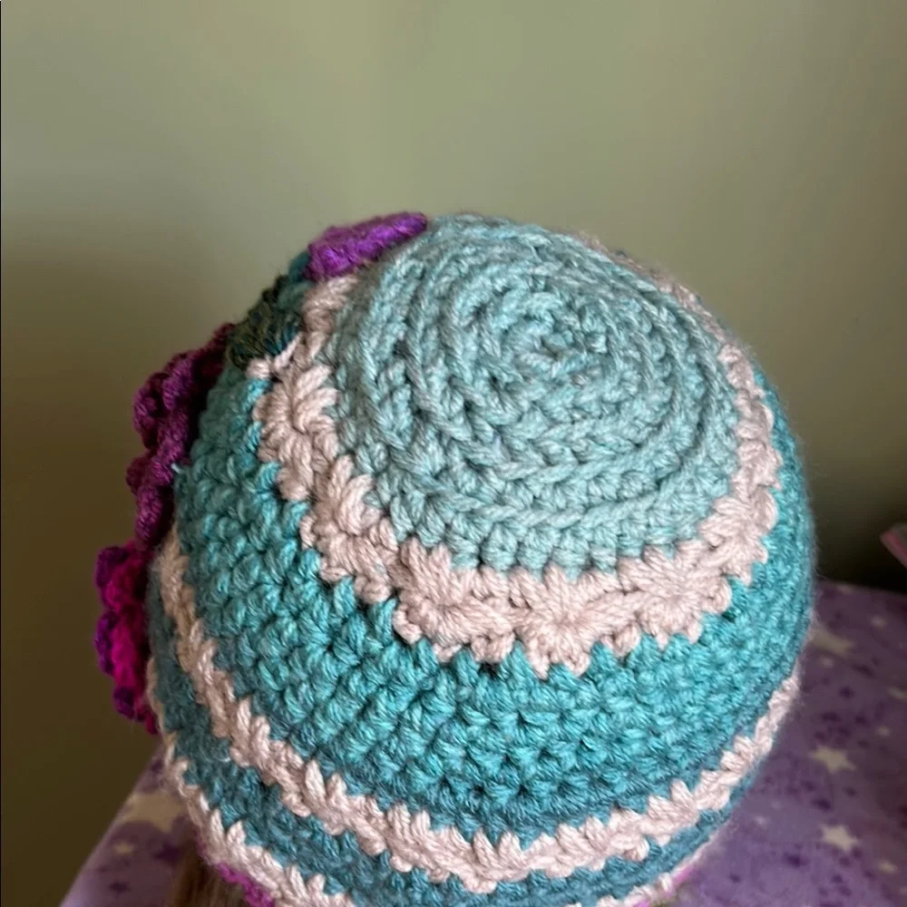 Handmade Crochet Beanie medium soft mandala acrylic yarn new - Picture 7 of 10